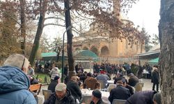 Tepebaşı Camii’nde Anlamlı Etkinlik: Bileciklilerden Mevlit ve Kur’an Tilaveti