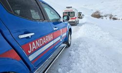 Erzurum Hınıs’ta 4.3 şiddetindeki depremde jandarma ekipleri yardım için seferber oldu