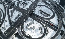 İstanbul'da kar yağışı trafiği rahatlattı