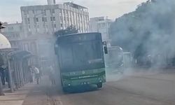 Belediye Otobüsünde Korkutan Anlar: Şoför Yolcuları Hızla Boşalttı