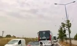 Bursa’da Düğün Konvoyunda Otobüs Sürprizi: Trafikte Tehlikeli Anlar