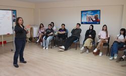 Gençlere Farkındalık Eğitimi: Flört Şiddeti ve Eşitlik Masaya Yatırıldı