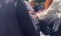 İlkokulda Veliler Saç Saça Baş Başa Kavga Etti