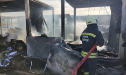 İnşaat Alanında Yangın: 7 Konteyner Küle Döndü!
