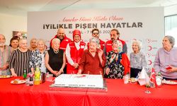 Kızılay’dan Deprem Bölgesine Anneler Günü Sürprizi: Hem Anneye Hem Çocuğa Destek