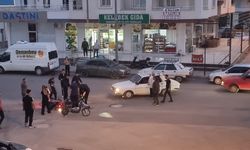 Motosiklet Sürücüsü Yaralandı, Çevredekilerin Müdahalesi Olay Oldu!