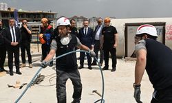 Öğretmenlerden Depremde Kurtarma Tatbikatı! Enkaz Altından Can Kurtardılar