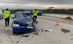Yan Yola Girmek İsterken Feci Çarpışma! 6 Kişi Hastaneye Kaldırıldı