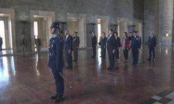 ABD’nin Yeni Ankara Büyükelçisi Tom Barrack’tan Anıtkabir Ziyareti
