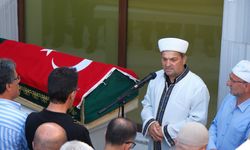 ABD'de Hayatını Kaybeden Genç İçin Babası Cenaze Namazı Kıldırdı