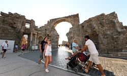 Antalya'dan Turizmde Tarihi Zirve Tek Günde 104 Bin Yabancı Ziyaretçi!