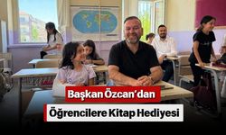 Başkan Özcan’dan Öğrencilere Kitap Hediyesi