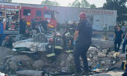 Kocaeli’de Tır ve İki Otomobilin Çarpıştığı Kazada 5 Kişi Can Verdi