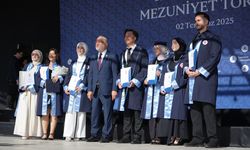 SAMÜ'den Mezuniyet Coşkusu Üniversite Birincisi Yemenli Öğrenci Oldu!