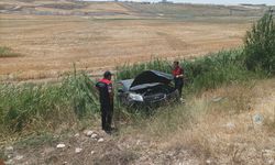 Sungurlu’da Otomobil Şarampole Uçtu: 2 Kişi Yaralandı