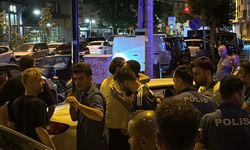 Zeytinburnu'nda Çatıya Çıkan Kişi 5 Saatlik Çabayla Önledi