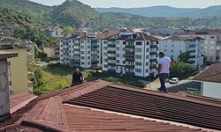 Cide’de Alkol Etkisiyle Çatıya Çıkan Şahıs Hastaneye Kaldırıldı