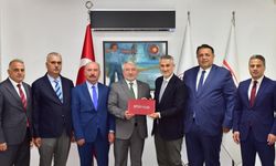 Çorum’a Spor Yatırımı Müjdesi: 2 Yeni Salon, 15 Halı Saha Geliyor
