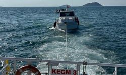 İstanbul Boğazı’nda Sürüklenen Tekne Kıyı Emniyeti Ekiplerince Kurtarıldı