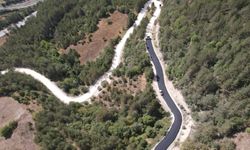 Kastamonu İl Özel İdaresi, 40 Derece Sıcakta Köy Yollarını Asfaltlıyor