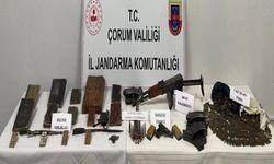 Osmancık’ta Eve Baskın: Kalaşnikof ve El Yazması Kur’an-ı Kerimler Bulundu