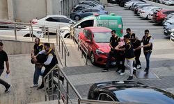 Polis Kılığına Girip 2,7 Milyon Lira Dolandırdılar Zanlılar Yakalandı