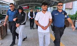 Aksaray Sanayi Sitesinde Şiddet Olayı: Tutuklu Şüpheli Gazeteciye Öpücük Attı