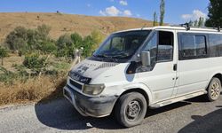 Çorum Alaca’da Otomobil ile Minibüs Çarpıştı: 2 Yaralı