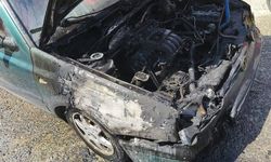 Karabük’te Seyir Halindeki Otomobil Alev Aldı: Maddi Hasar Oluştu