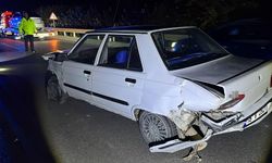 Karacabey’de Kontrolden Çıkan Araç Bariyerlere Çarptı