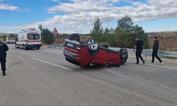 Kavşakta can pazarı! Çorum’un Alaca ilçesinde otomobil ile ticari araç çarpıştı