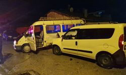 Alaca’da Minibüs ile Hafif Ticari Araç Çarpıştı: 1 Yaralı