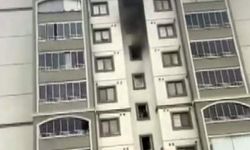 Apartman Yangınında Mahsur Kalan Kadın İtfaiye Tarafından Kurtarıldı