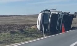 Beypiliç Firmasına Ait Kamyon Gerede’de Tarlaya Devrildi