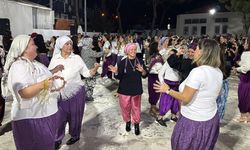 İzmir Aliağa’da kadınlar ilk kez düzenlenen “Şalvar Gecesi”nde buluştu
