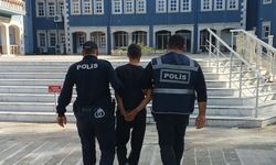 İzmir Foça’da silahlı gasp girişimi: 2 şüpheli yakalandı, 1 tutuklandı