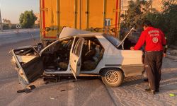 Mersin’de Park Halindeki Tıra Çarpan Otomobil Sürücüsü Hayatını Kaybetti