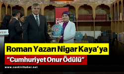 Roman Yazarı Nigar Kaya’ya “Cumhuriyet Onur Ödülü”