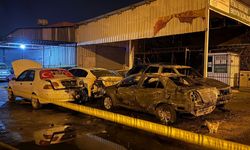 Tarsus’ta Sanayi Sitesinde 5 Araç Kundaklandı: Şüpheli Yakalandı