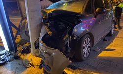 Bisikletli Kişiyi Kıl Payı Atlattı, Direğe Çarptı