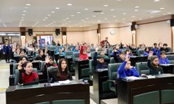 Çocuklara Özel Gün: Çocuk Meclisi ve Balonya Etkinliği Bir Arada