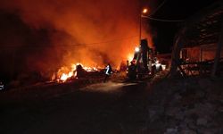 Ev, Samanlık ve Balyalar Yandı! Bayat’ta Gece Boyu Alarm