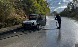 Kamyonet Seyir Halindeyken Yandı