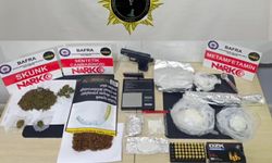 Narkotik Ekiplerinden Çifte Operasyon: Gram Gram Madde Yakalandı!