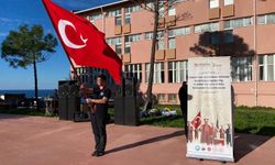 811 Yıllık Fetih Coşkusu Öğretmen ve Öğrencilerden Mehter Gösterisi