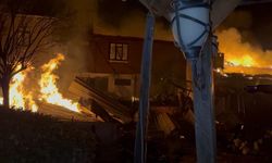 Tepedeki Kafeyi Küle Çeviren Gizemli Yangın