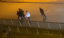 4 Kişilik Grup Genci Sokak Ortasında Darp Etti!