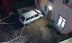 Kontrolden çıkan araç köy içinde faciaya neden oldu