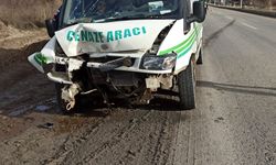 Cenaze Aracı ile Traktör Çarpıştı, 4 Yaralı!