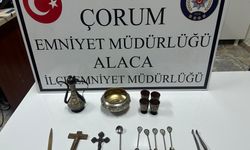 Çorum Alaca’da Tarihi Eser Operasyonu: Evden Haç ve Antik Objeler Çıktı